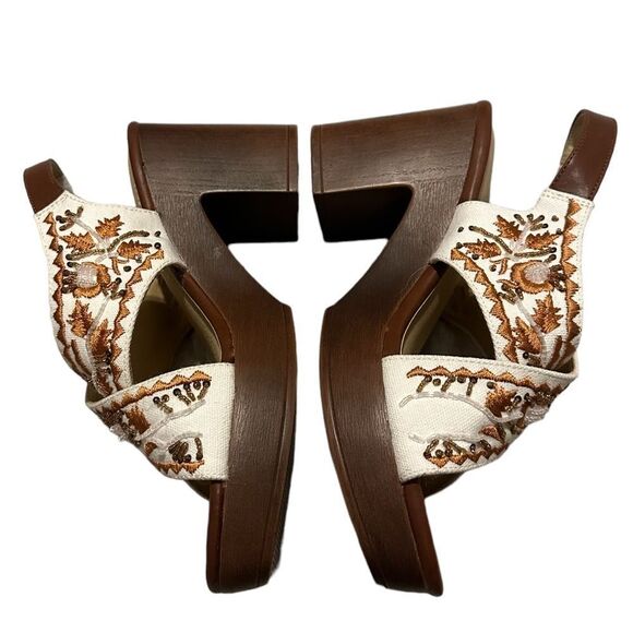 Versona Embroidered and Beaded Platform Sandals Size 8 NWOB - Picture 9 of 14